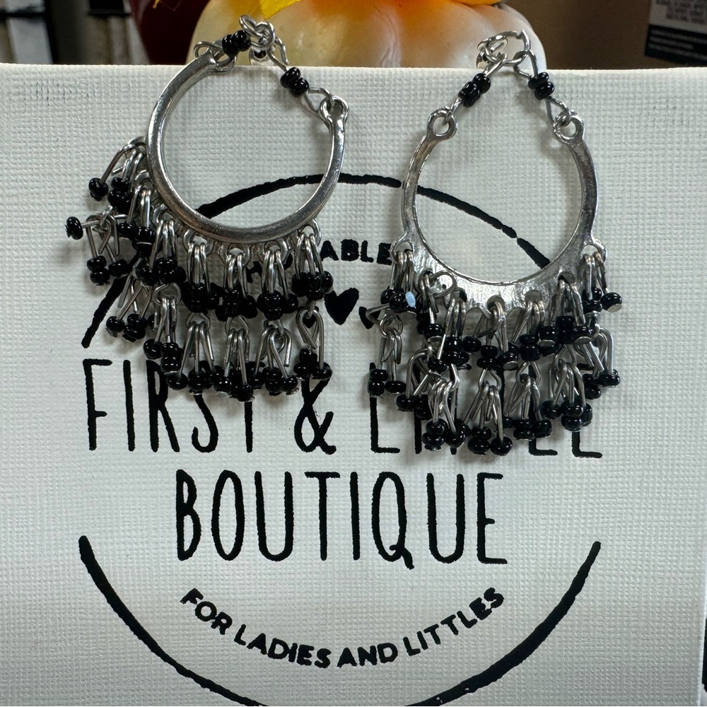 Y2K Black Choker and Dangle Earrings Set - Picture 3 of 4